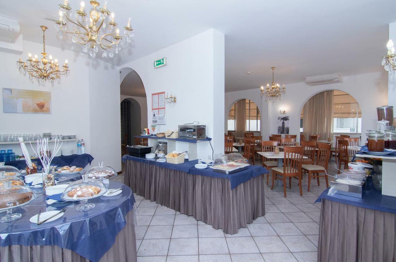 Hotel Napoleon Річчоне Екстер'єр фото