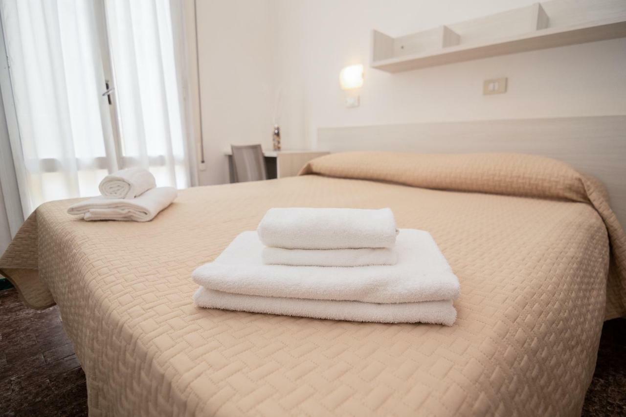 Hotel Napoleon Річчоне Екстер'єр фото